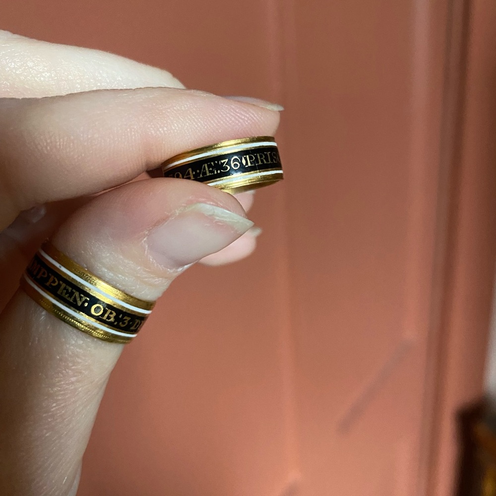Two 18k Mourning Rings - Picture 7 of 13